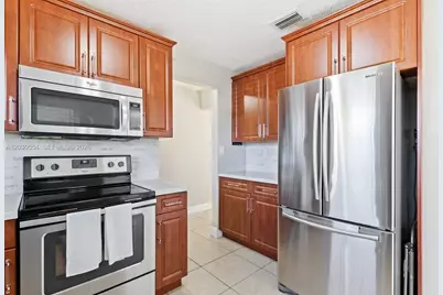 4119 Coral Springs Dr #C6, Coral Springs, FL 33065 - Photo 10