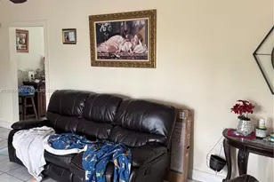 5612 NW 5612 NW 206th Ln, Miami Gardens, FL 33055 - Photo 2