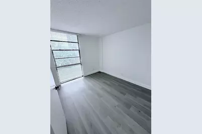 3301 N Country Club Dr #407, Aventura, FL 33180 - Photo 8