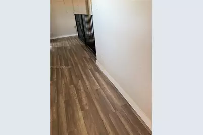 1420 NW 26th Ave #top, Miami, FL 33125 - Photo 10