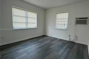 1084 NW 74th St, Miami, FL 33150 - Photo 4