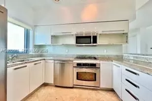 601 NE 36th St, Miami, FL 33137 - Photo 16