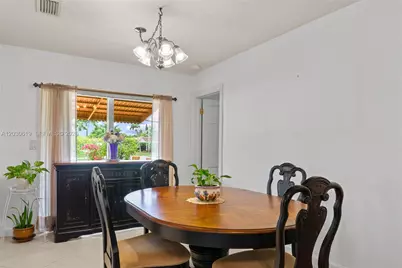 7617 NW 66th Ter, Tamarac, FL 33321 - Photo 8