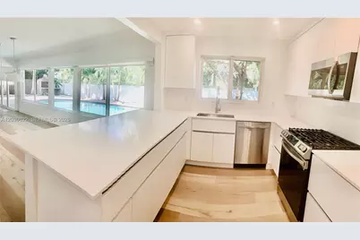 19340 NE 18th Ct #19340, Miami, FL 33179 - Photo 2