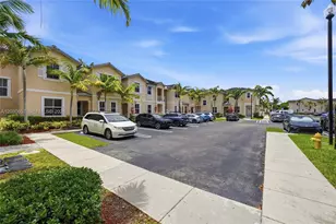 142 SE 28th Ter, Homestead, FL 33033 - Photo 2
