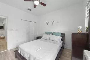 10718 NW 76th Ln, Doral, FL 33178 - Photo 18