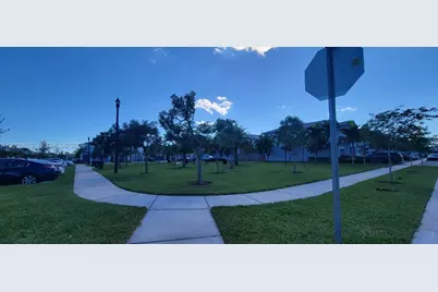 2683 SE 12th St, Homestead, FL 33035 - Photo 22