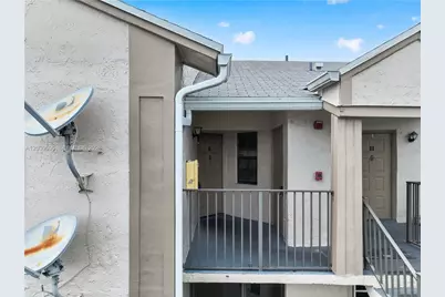 889 Hamilton Dr #889E, Homestead, FL 33034 - Photo 2