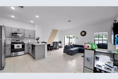1147 SW 7th Ct, Florida City, FL 33034 - Photo 4