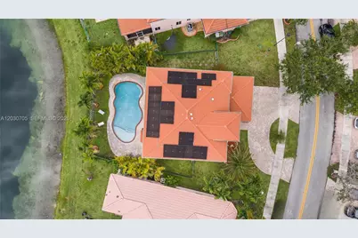 2001 SE 14th Cir, Homestead, FL 33035 - Photo 2