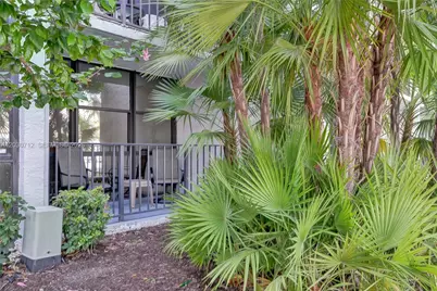 1000 Parkview Dr #104, Hallandale Beach, FL 33009 - Photo 38