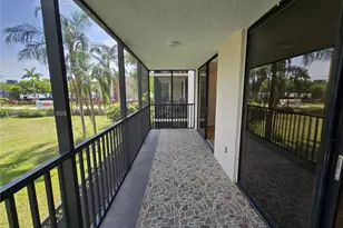 900 NE 195th St, Miami, FL 33179 - Photo 50