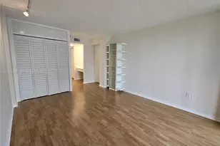 900 NE 195th St, Miami, FL 33179 - Photo 22