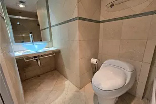 900 NE 195th St, Miami, FL 33179 - Photo 38
