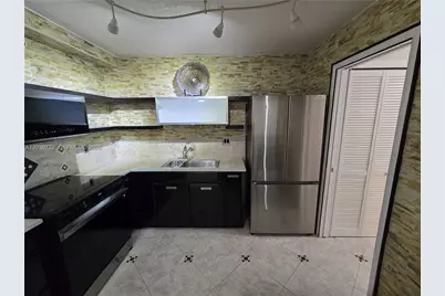 900 NE 195th St #215, Miami, FL 33179 - Photo 12