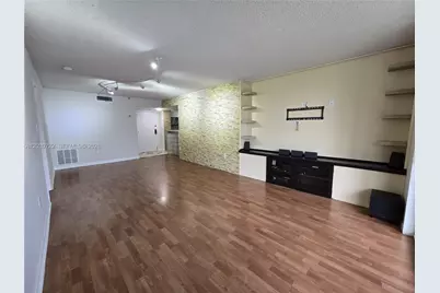 900 NE 195th St #215, Miami, FL 33179 - Photo 8