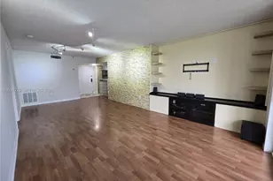 900 NE 195th St, Miami, FL 33179 - Photo 8