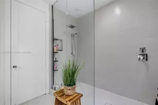 10545 NW 63rd Terrace, Doral, FL 33178 - Photo 24