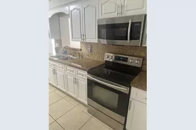 6331 NW 110th Ter #-, Hialeah, FL 33012 - Photo 10