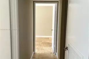 600 NE 36th St, Miami, FL 33137 - Photo 20