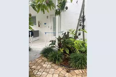225 SE 16th Ave #2, Fort Lauderdale, FL 33301 - Photo 2