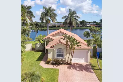 10627 NW 7th St, Pembroke Pines, FL 33026 - Photo 2