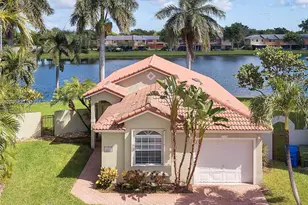 10627 NW 7th St, Pembroke Pines, FL 33026 - Photo 2
