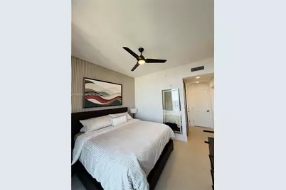 159 NE 6th St #PH5014, Miami, FL 33132 - Photo 8