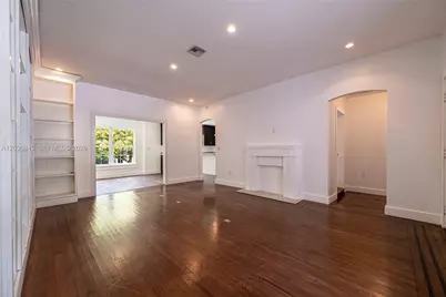 8942 Carlyle Ave, Surfside, FL 33154 - Photo 20