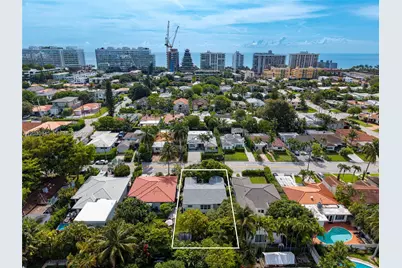 8942 Carlyle Ave, Surfside, FL 33154 - Photo 4