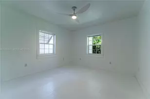8942 Carlyle Ave, Surfside, FL 33154 - Photo 52
