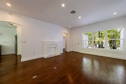 8942 Carlyle Ave, Surfside, FL 33154 - Photo 18