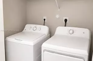 1037 NW 5th St, Florida City, FL 33034 - Photo 12