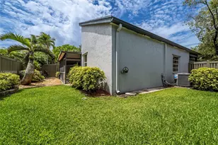 6561 Sutton Ct, Parkland, FL 33067 - Photo 16