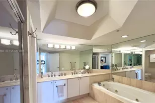7000 Island Blvd, Aventura, FL 33160 - Photo 16