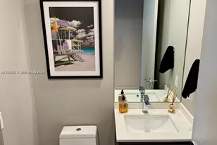 488 NE 18th St, Miami, FL 33132 - Photo 20
