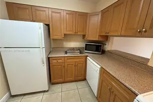 5201 Geneva Way, Doral, FL 33166 - Photo 4