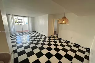 5055 NW 7th St, Miami, FL 33126 - Photo 4