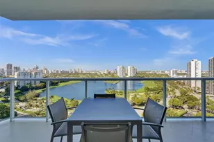 20281 E Country Club Dr, Aventura, FL 33180 - Photo 2