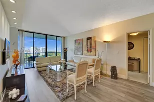 20281 E Country Club Dr, Aventura, FL 33180 - Photo 4