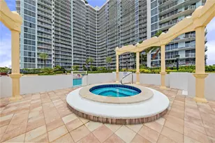 7601 E Treasure Dr, North Bay Village, FL 33141 - Photo 24