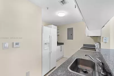275 NE 18th St #710, Miami, FL 33132 - Photo 8