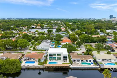 2380 NE 196th St, Miami, FL 33180 - Photo 18