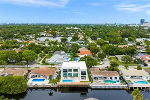 2380 NE 196th St, Miami, FL 33180 - Photo 18