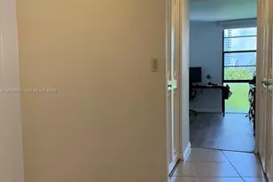 3475 N Country Club Dr, Aventura, FL 33180 - Photo 14