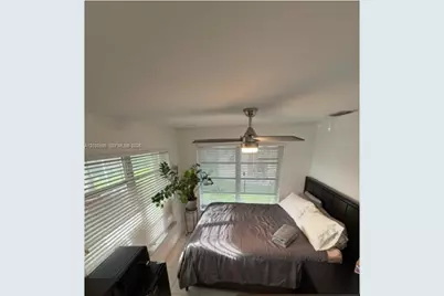 1585 NW 70th Ln, Margate, FL 33063 - Photo 1