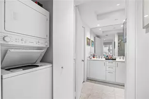 1331 Brickell Bay Dr, Miami, FL 33131 - Photo 32