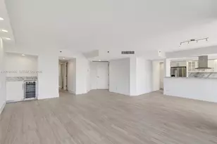 1000 Island Blvd, Aventura, FL 33160 - Photo 4