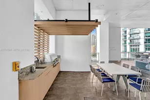 90 SW 3rd St, Miami, FL 33130 - Photo 32