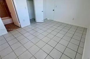 2001 Bay Dr, Miami Beach, FL 33141 - Photo 8